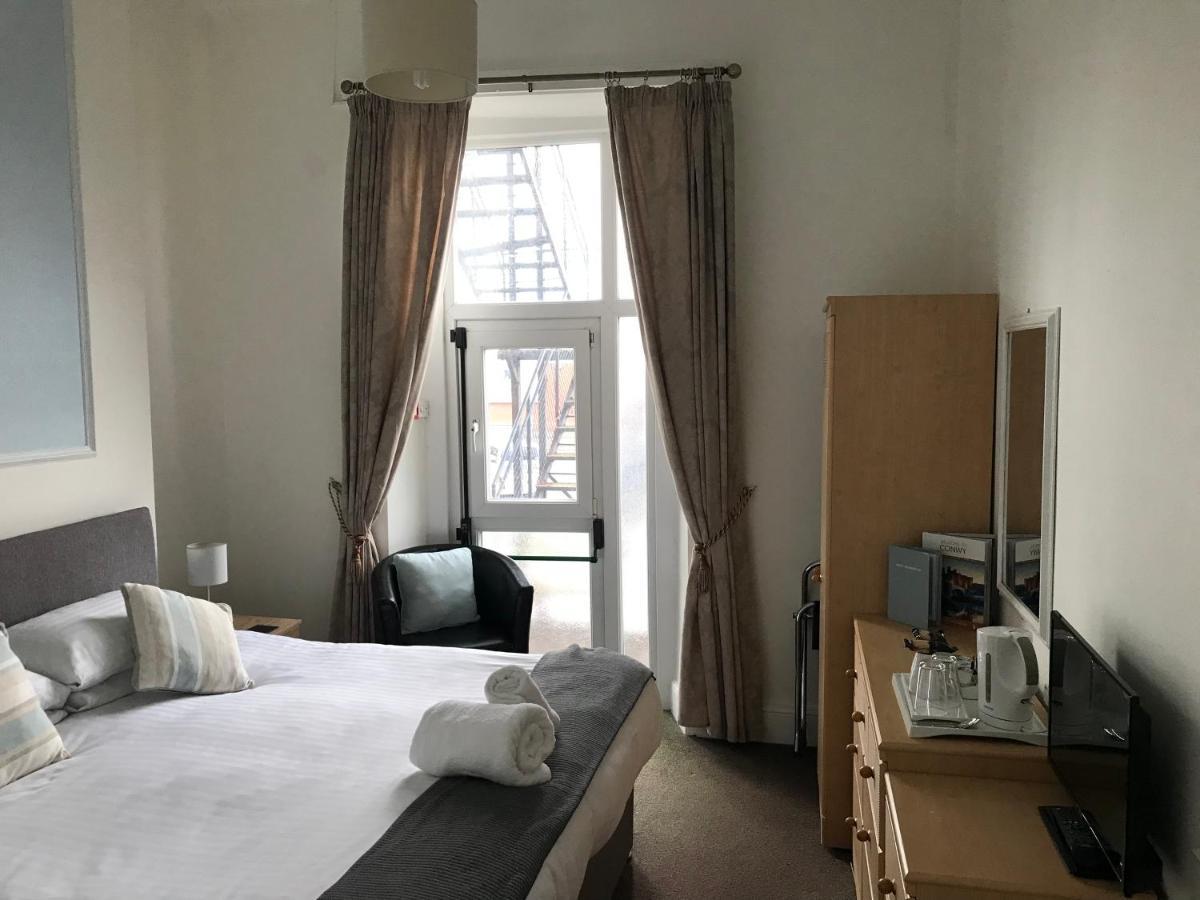 The Oasis Hotel Llandudno Bagian luar foto
