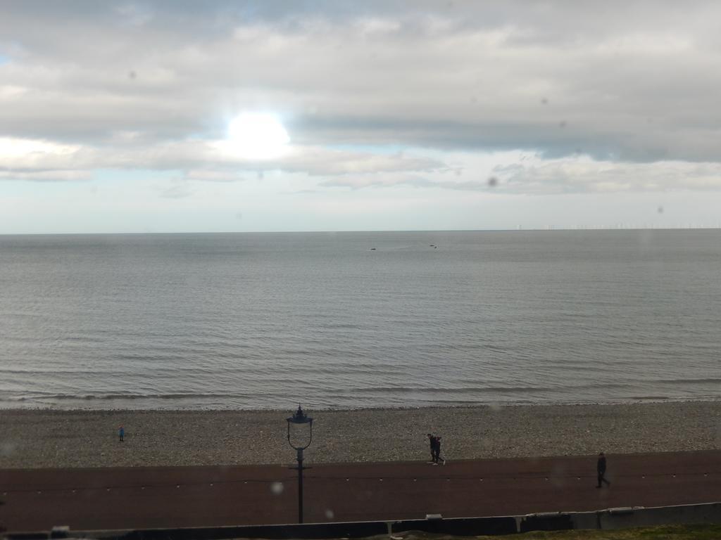 The Oasis Hotel Llandudno Ruang foto